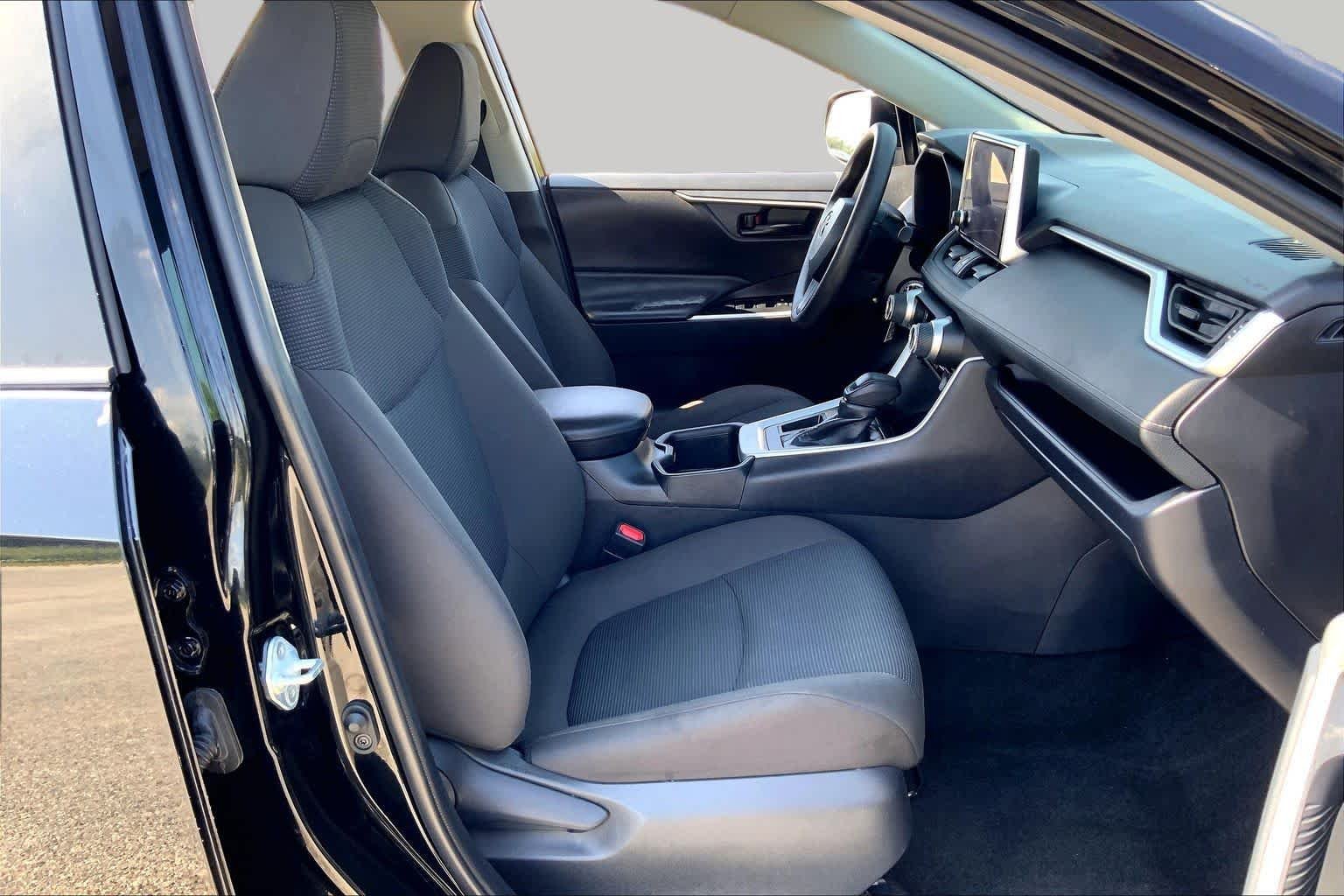 Used 2025 Midnight Black Metallic Toyota LE image 9