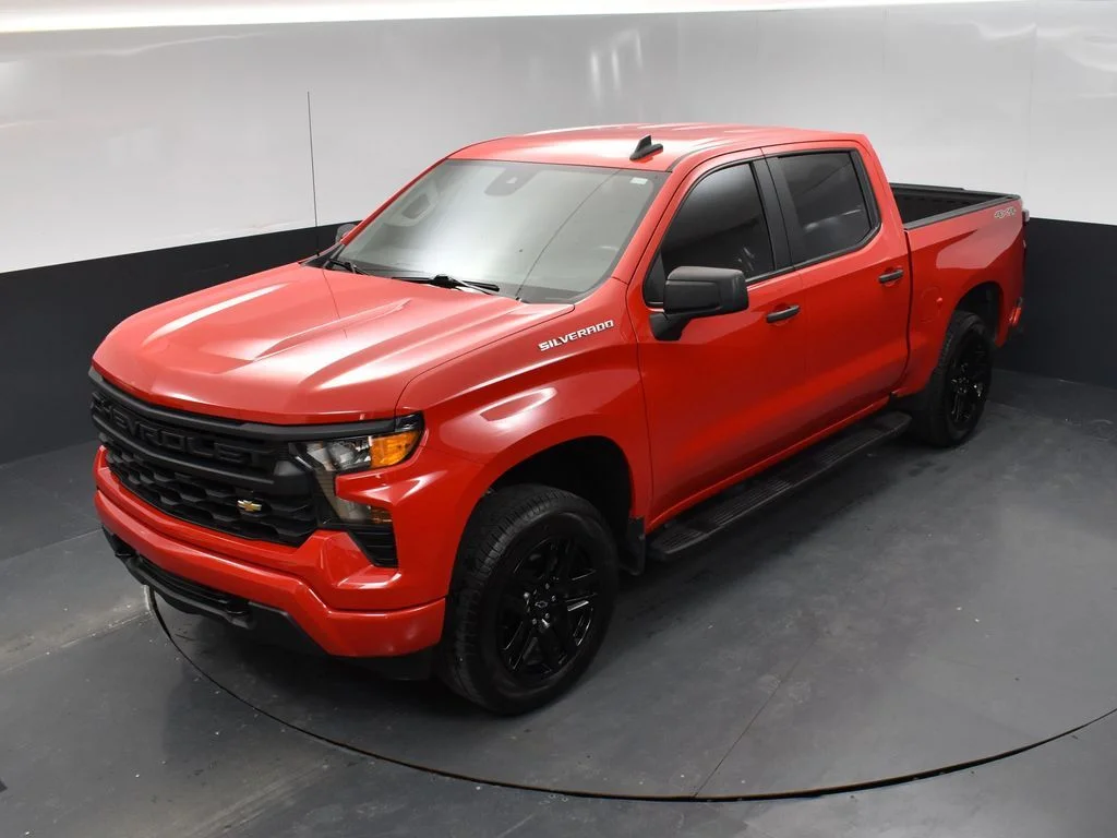 Used 2022 Red Chevrolet Custom image 35