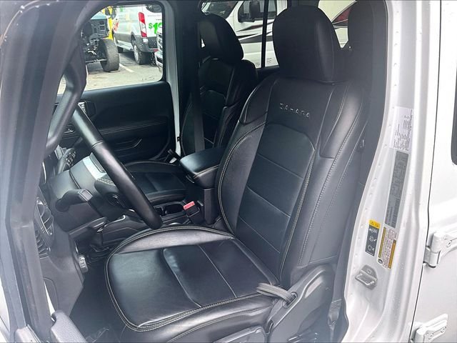 Used 2021 Bright White Clearcoat Jeep Unlimited Sahara image 20