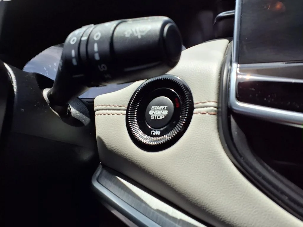 Used 2025 White Jeep Limited image 8