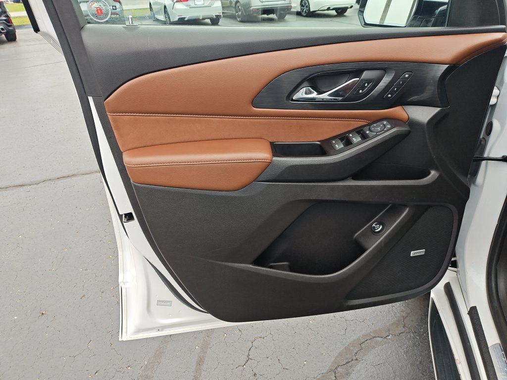 Used 2019 White Chevrolet High Country image 12