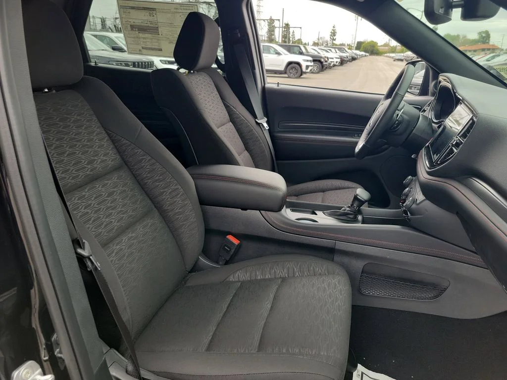 New 2026 Diamond Black Clear-Coat Exterior Paint Dodge GT image 15