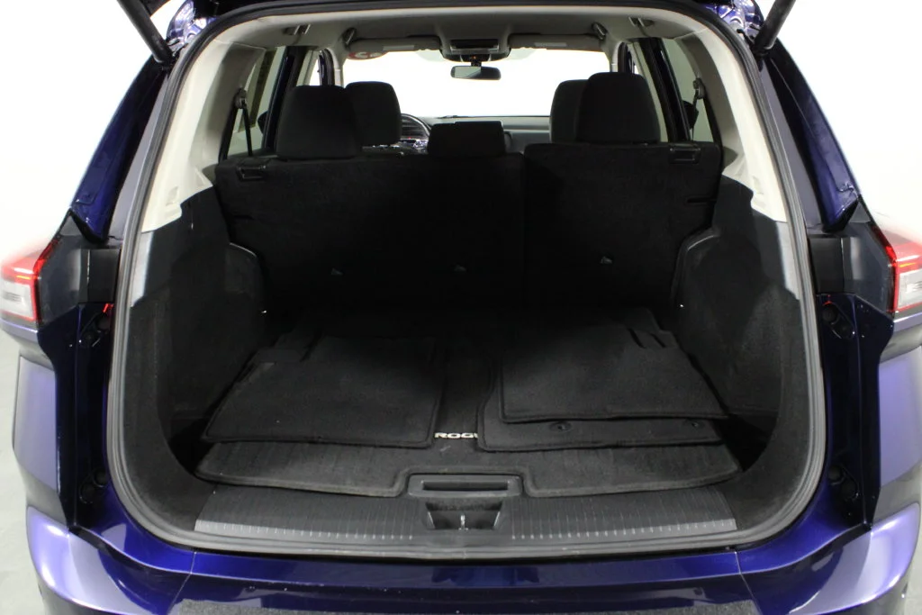 2025 Nissan Rogue SV - Photo 16