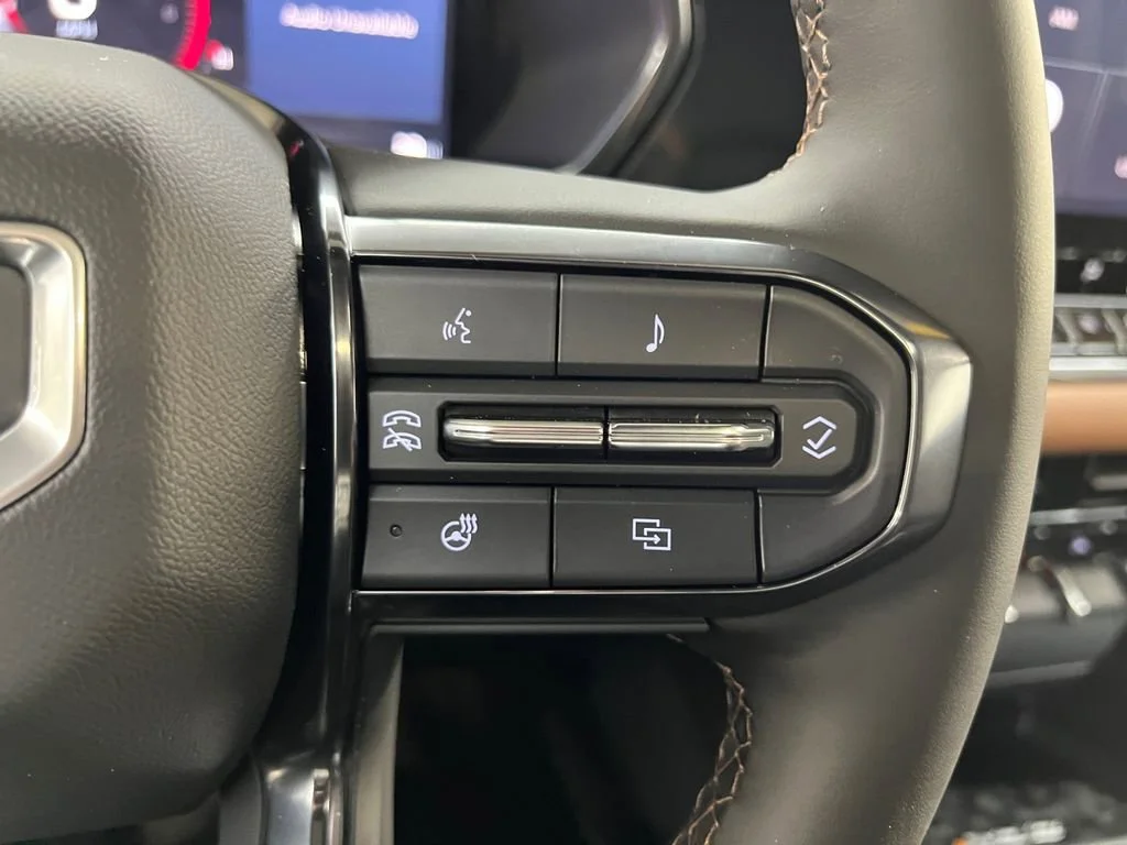 2025 GMC Canyon AT4 - Photo 19
