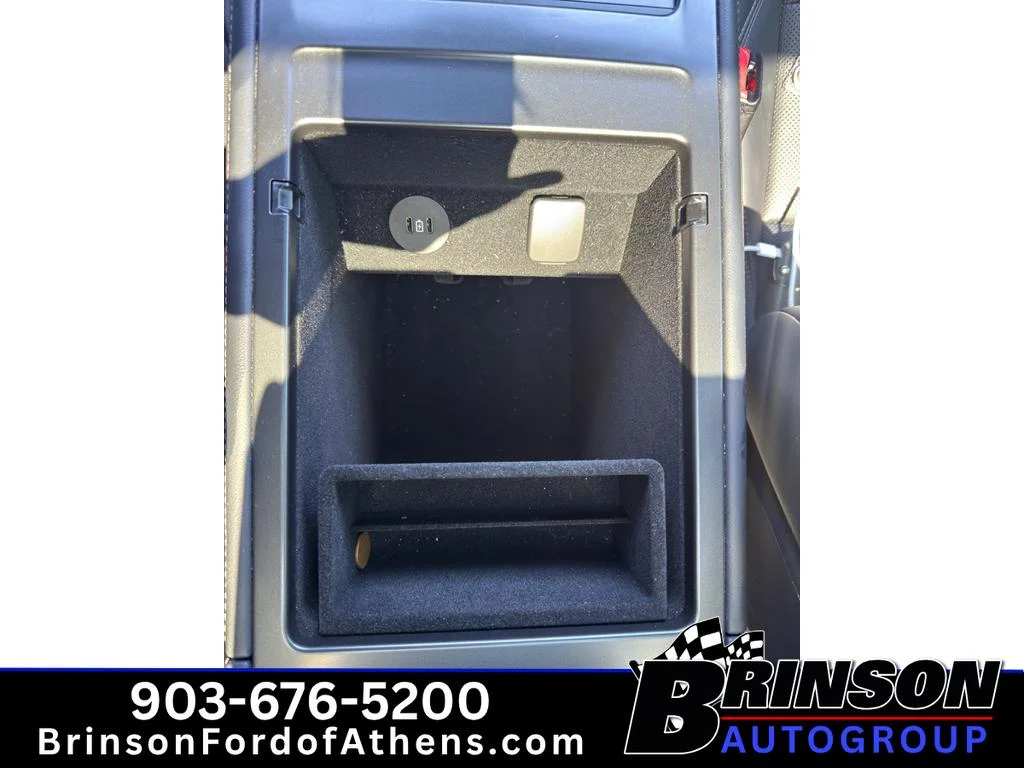 Used 2024 White Platinum Tri-Coat Metallic Lincoln Premiere image 38