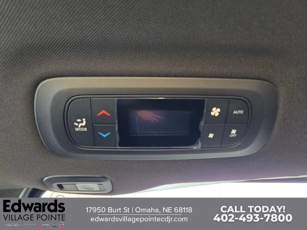 2026 Chrysler Pacifica Limited - Photo 28