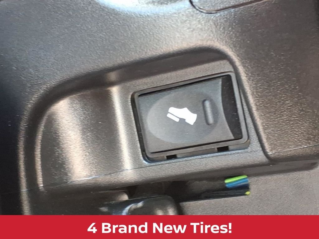 Used 2024 Billet Silver Metallic Ram Laramie level 1 w/safety group & cummins 6.7l diesel image 10