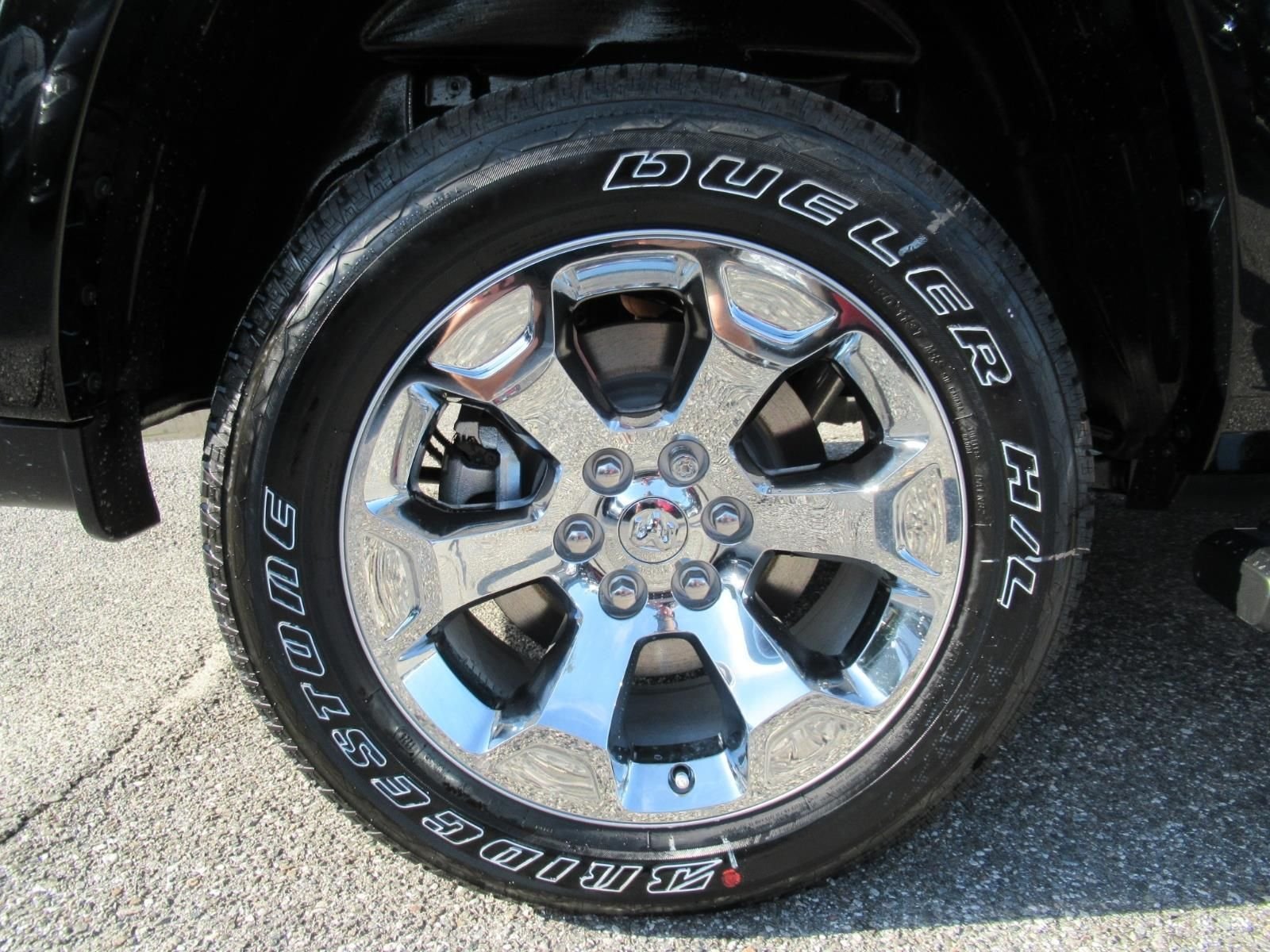 New 2026 Diamond Black Crystal Pearlcoat RAM Big Horn/Lone Star image 8
