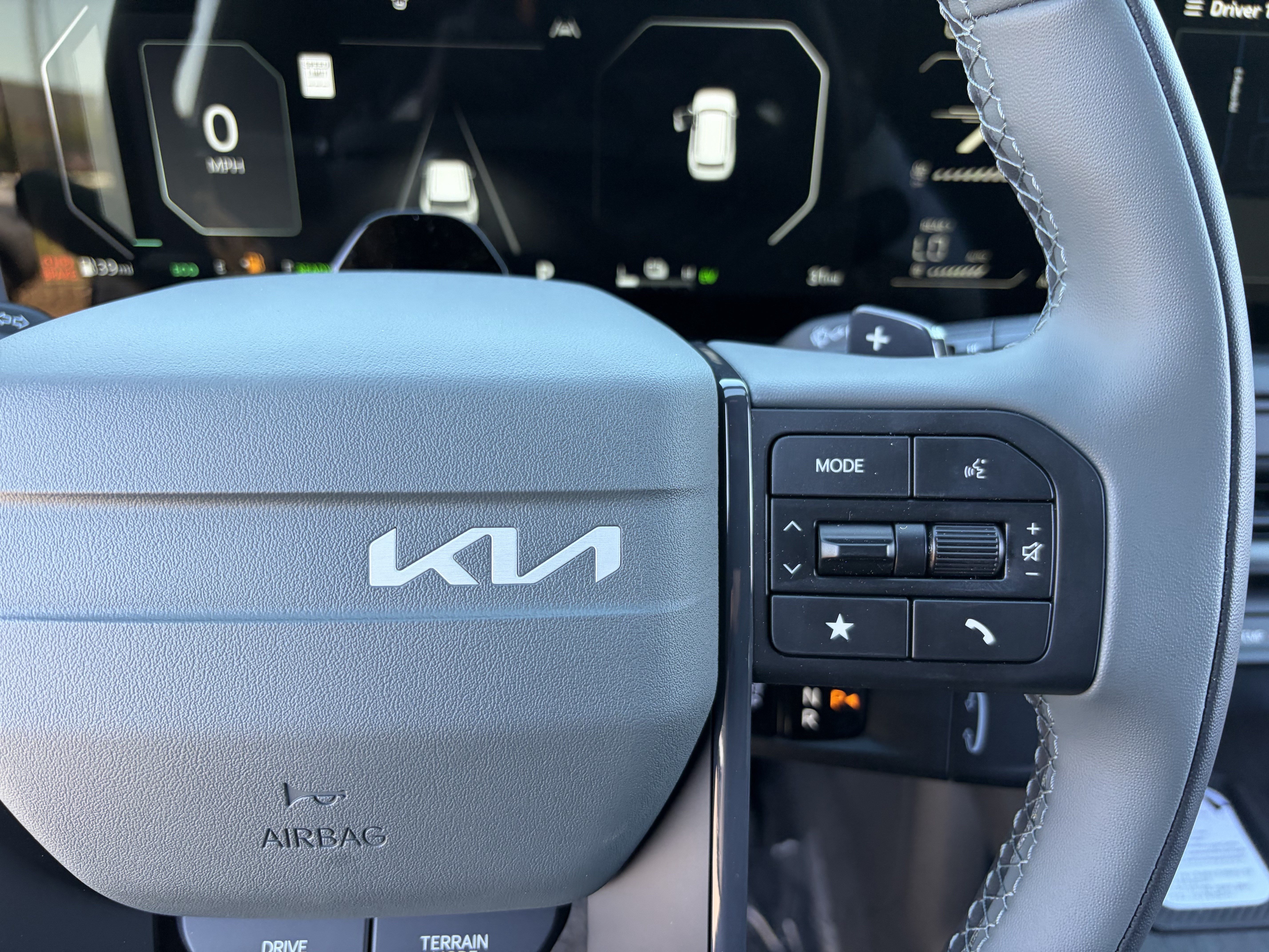 New 2027 Glacial White Pearl Kia X-LINE SX PRESTIGE image 23