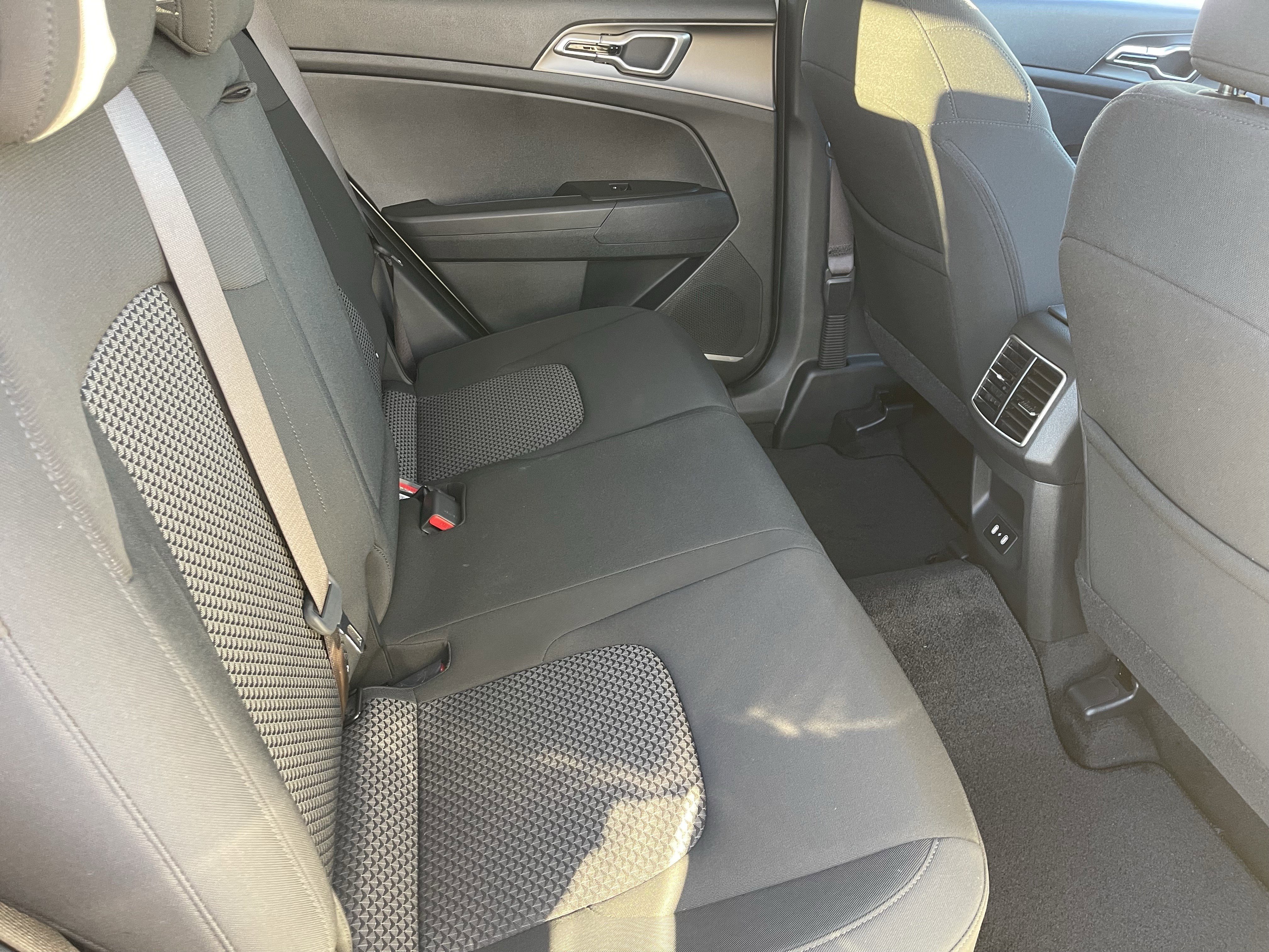 2026 Kia Sportage LX Hybrid - Photo 11