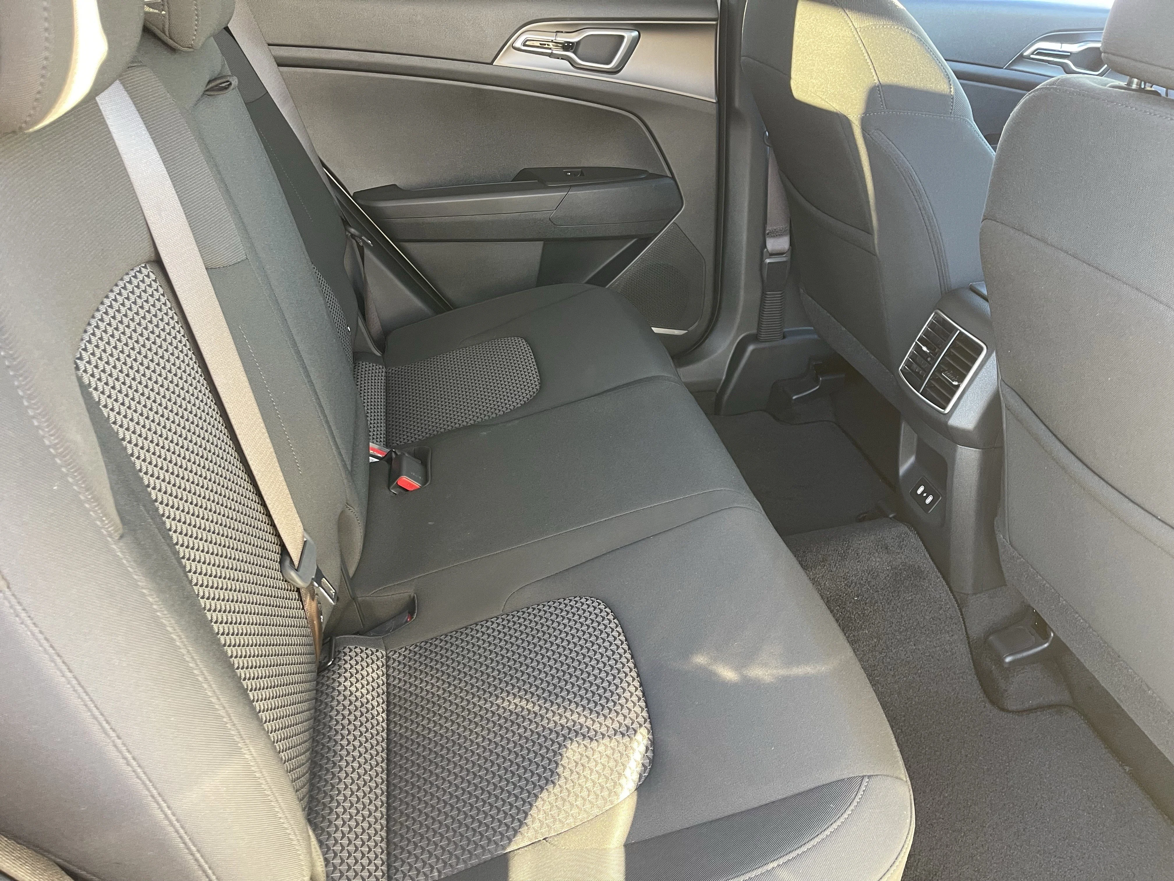2026 Kia Sportage LX Hybrid - Photo 11