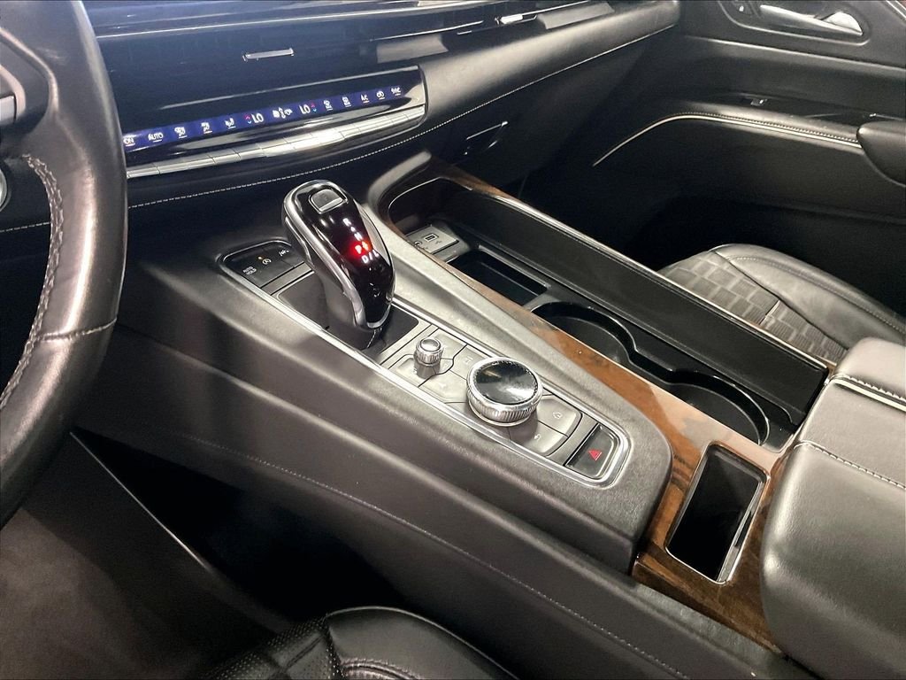 Used 2021 White Cadillac Sport Platinum image 21