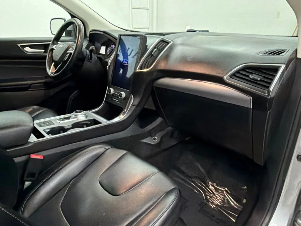 Used 2022 Silver Ford Titanium image 30