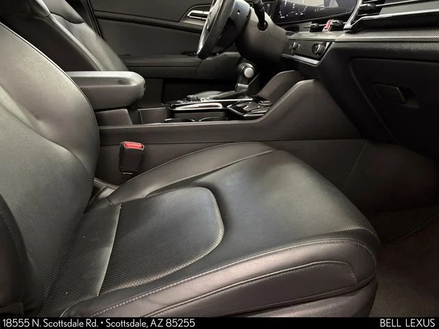 Used 2023 White Kia SX image 28