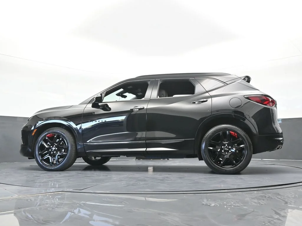 Used 2020 Black Chevrolet RS image 73