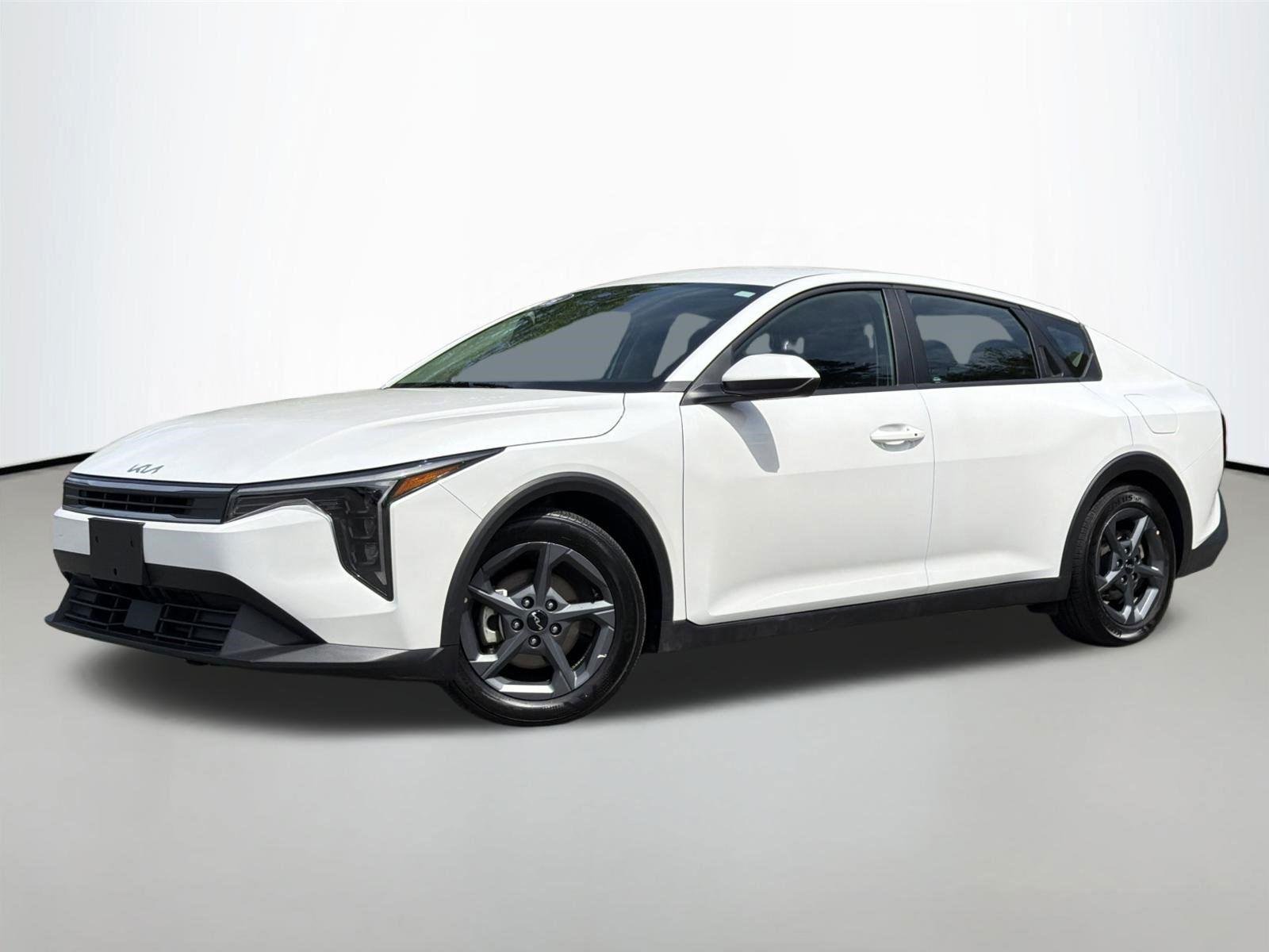 2025 Kia K4 LXS AT's photo
