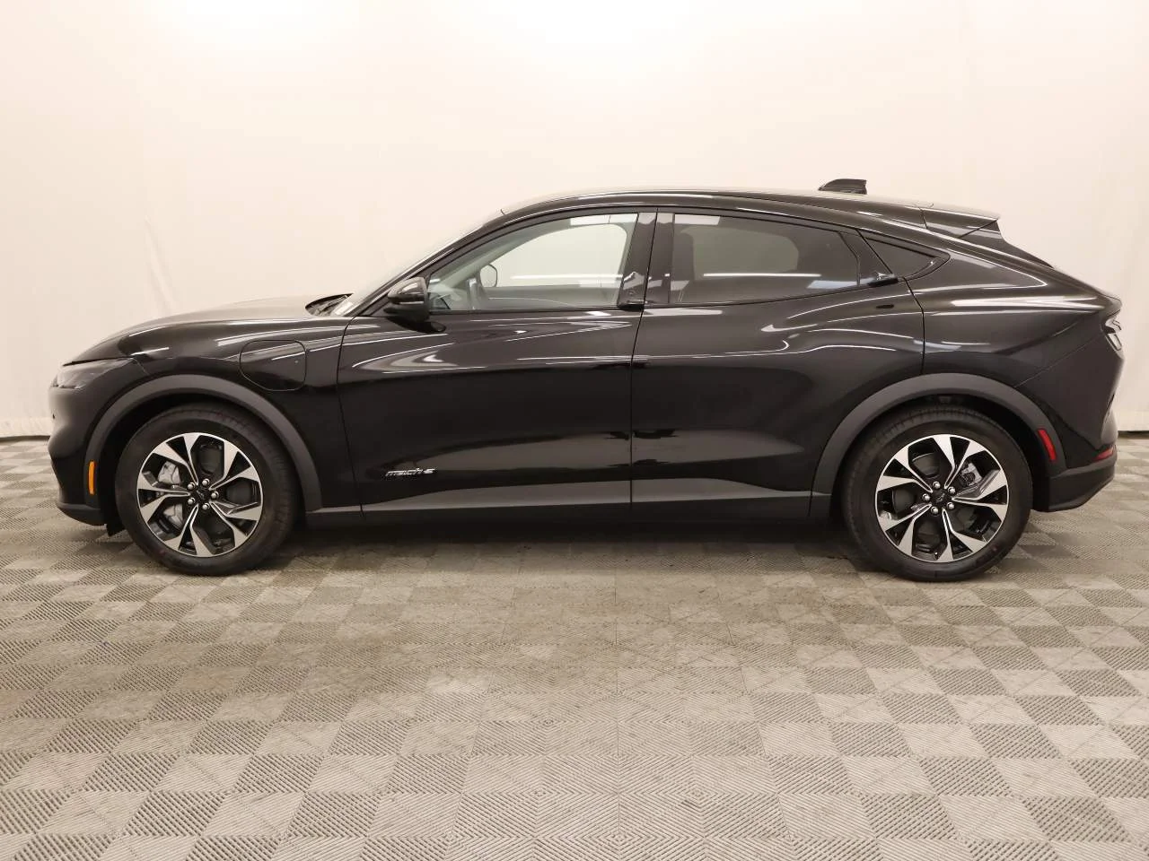 New 2026 Shadow Black Ford Select image 2