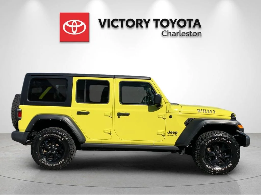 Used 2022  Jeep Unlimited Willys image 6