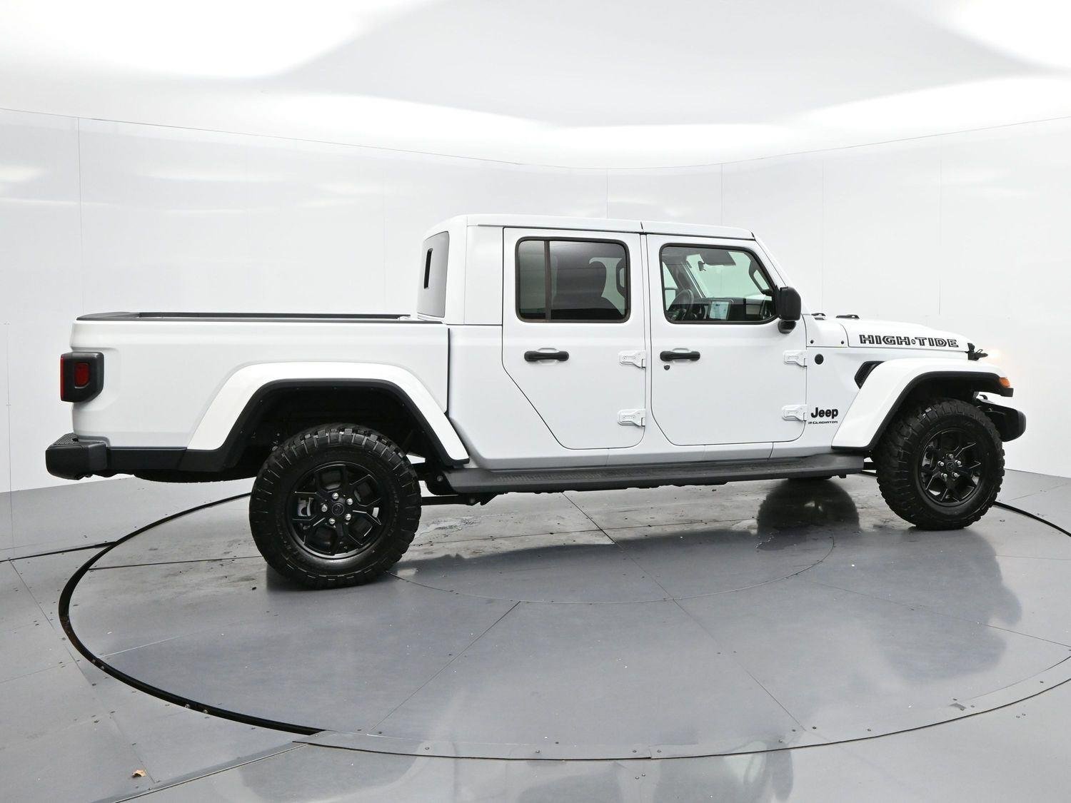 Used 2025 White Jeep High Tide image 8