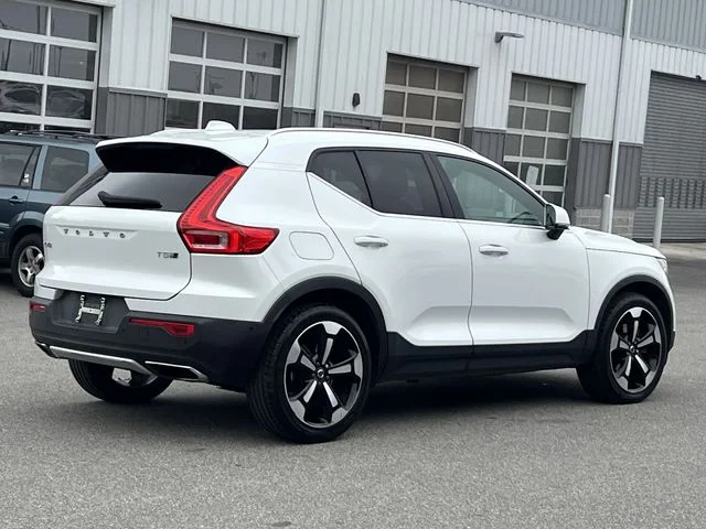 Used 2019 White Volvo T5 Inscription image 37