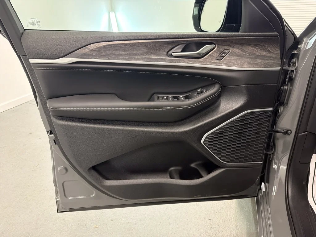 New 2027 Gray Jeep Limited image 16