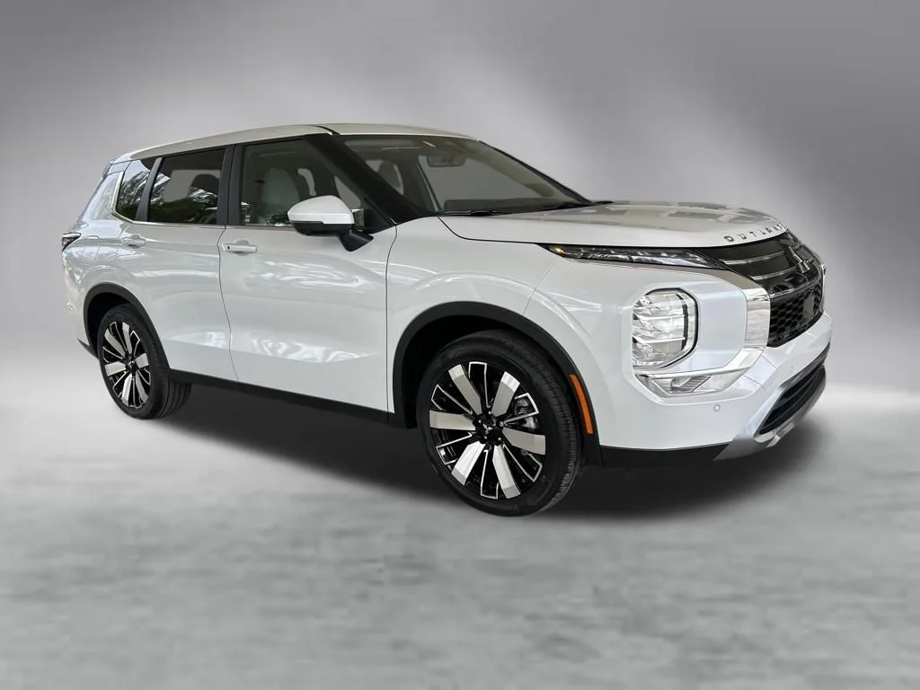 New 2026 White Mitsubishi SE 1.5T 2WD image 2