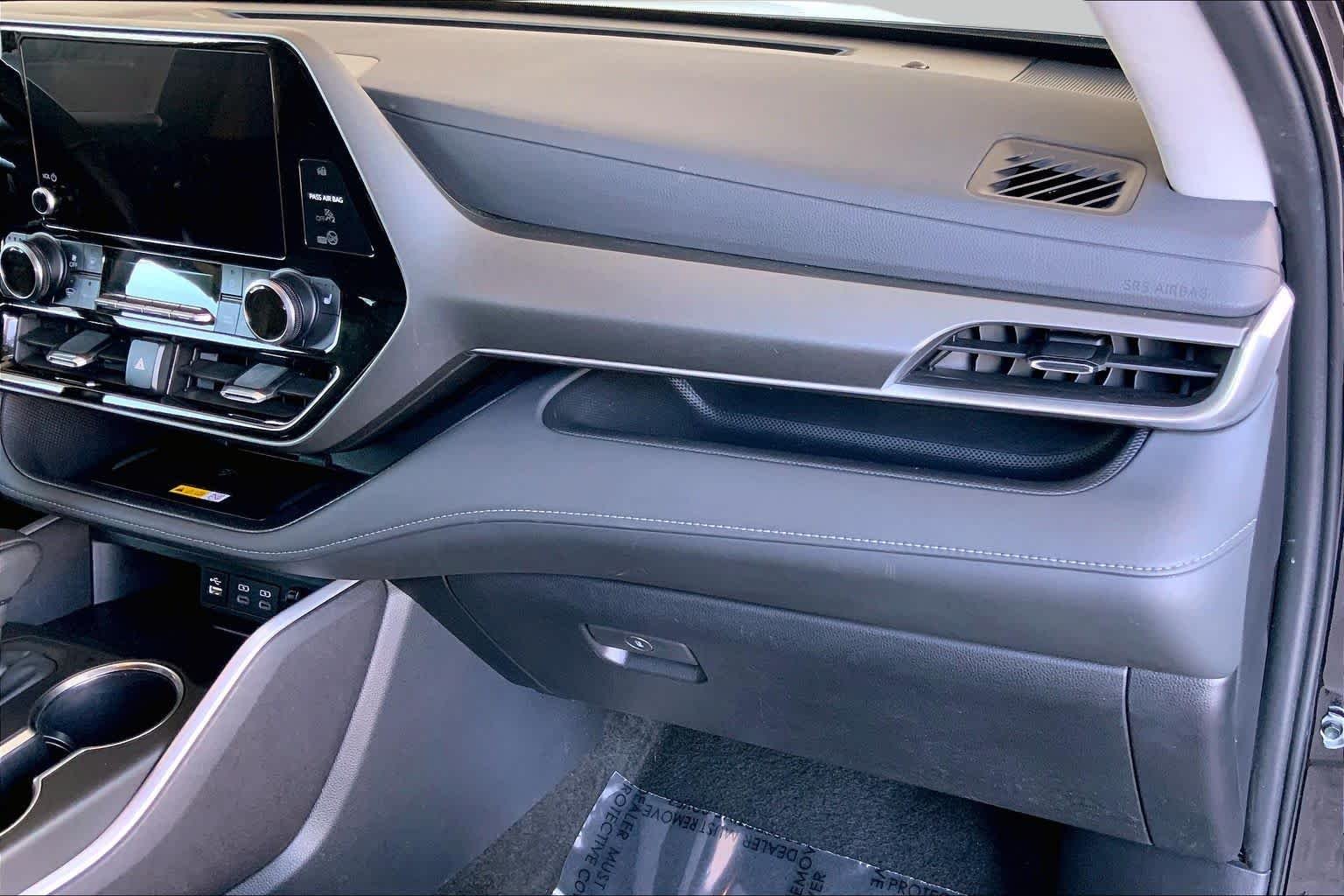 2024 Toyota Highlander LE - Photo 33