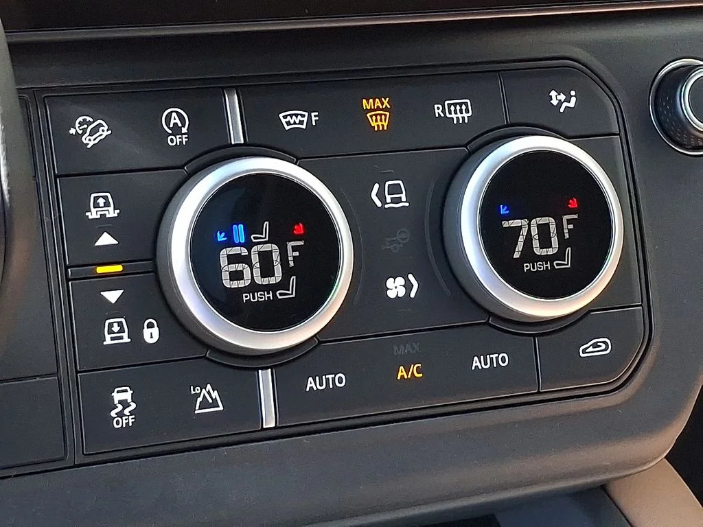 New 2026  Land Rover X-Dynamic SE image 13