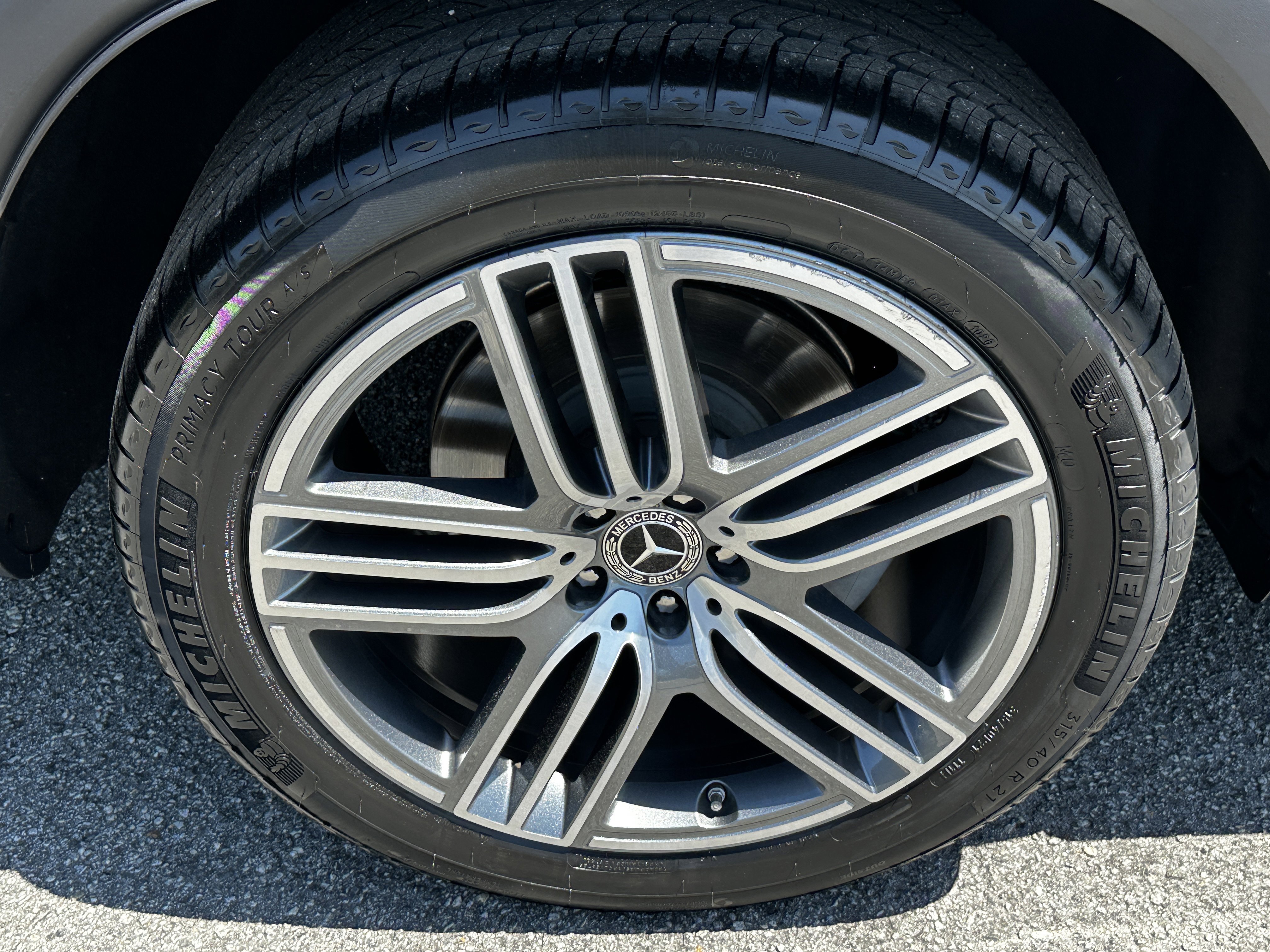 Certified Used 2025 Black Mercedes-Benz GLS 450 image 21