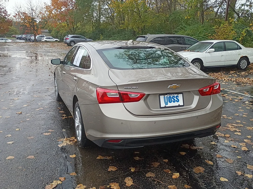 Used 2025 Mineral Gray Metallic Chevrolet LT image 5