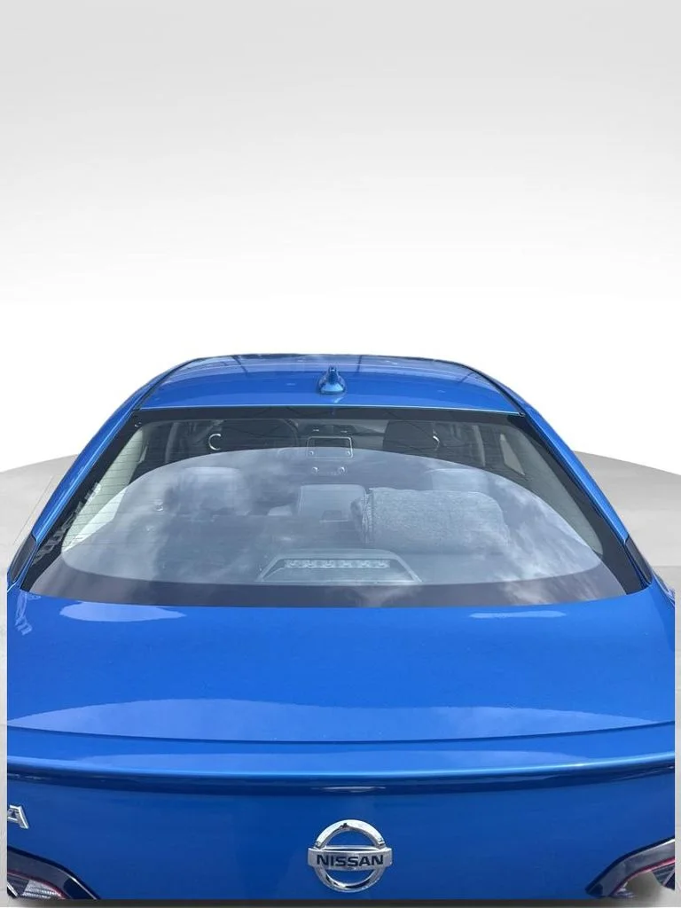 Used 2022 Blue Nissan 1.6 SR image 14