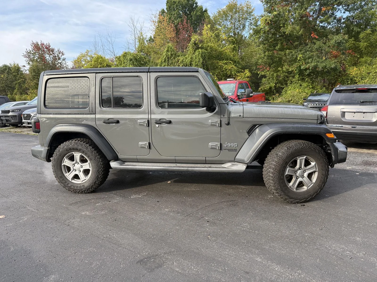 Used 2020 Sting-Gray Clearcoat Jeep Sport S image 2