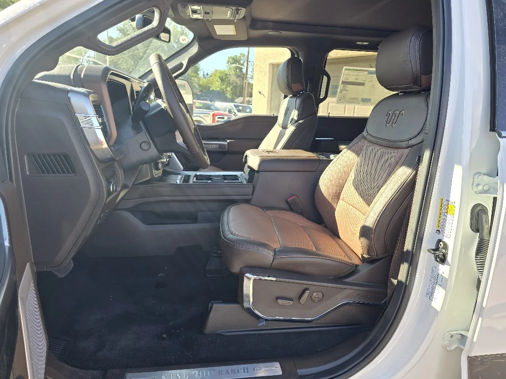 New 2027 Star White Metallic Tri-Coat Ford F-450® King Ranch® image 10
