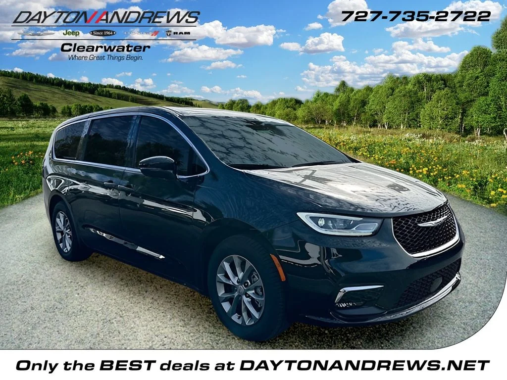 2026 Chrysler Pacifica Limited's photo