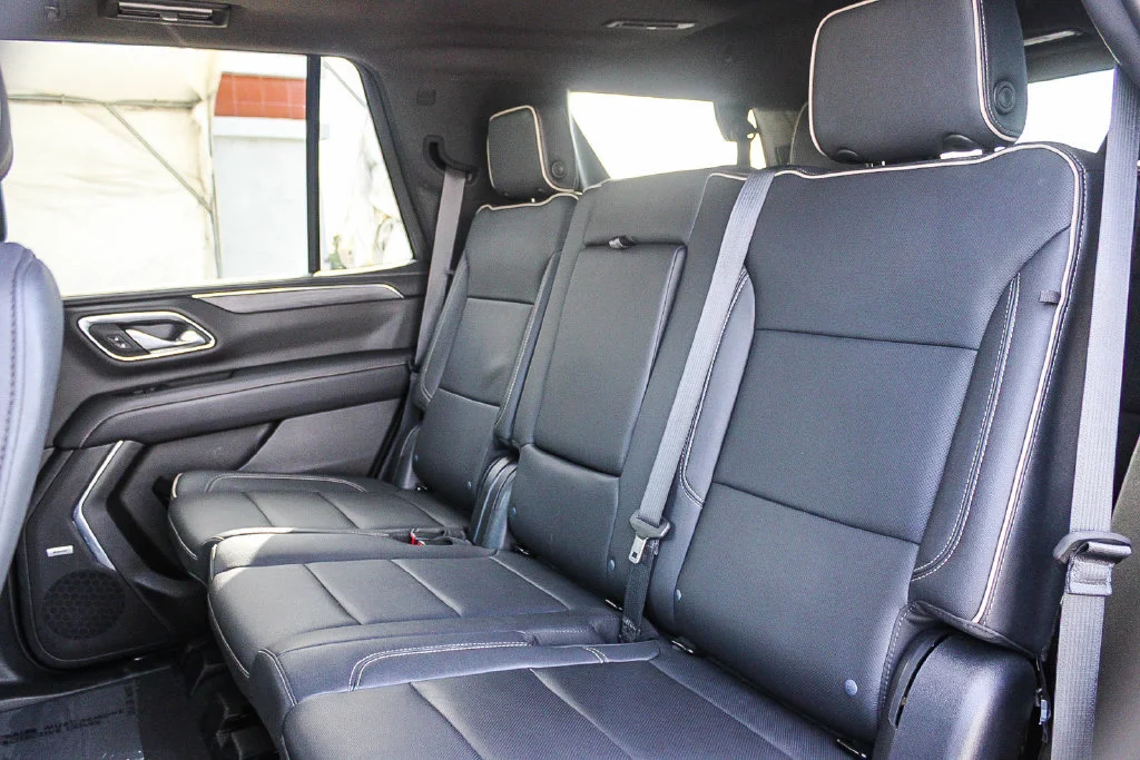 Used 2023 White GMC SLT image 19