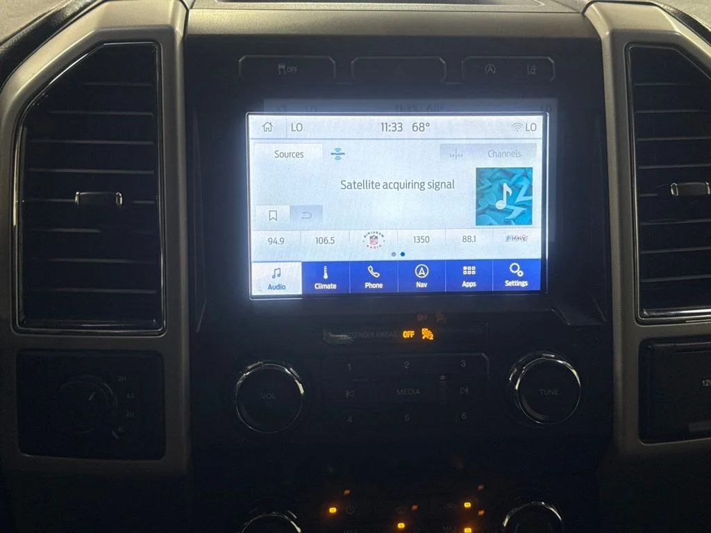 Used 2020 Oxford White Ford Lariat image 17