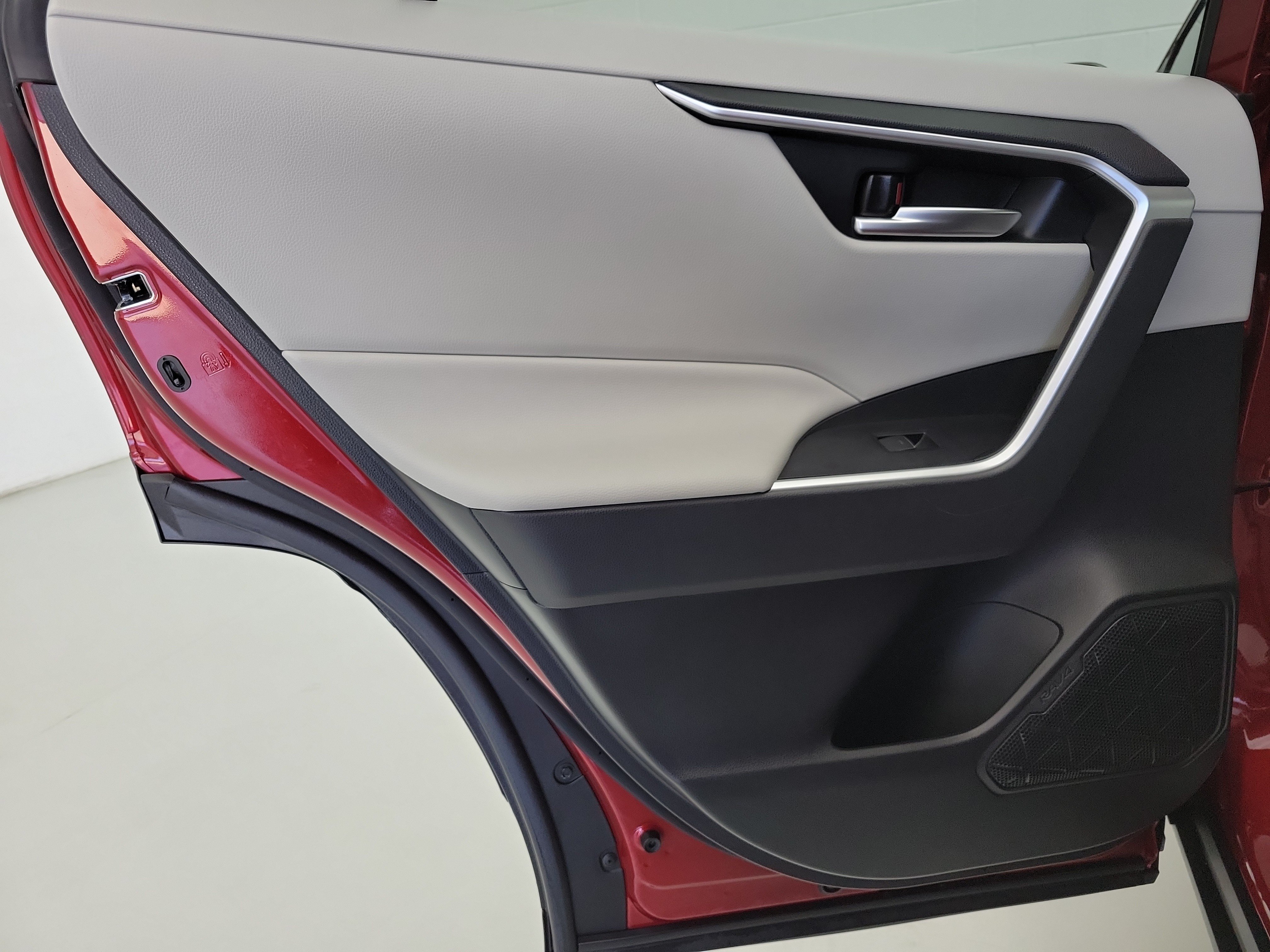 Used 2025 Ruby Flare Pearl Toyota XLE image 16