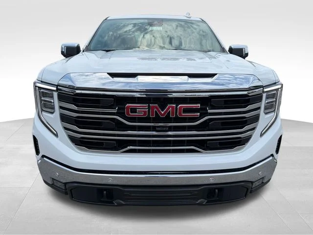 2026 GMC Sierra 1500 SLT - Photo 2