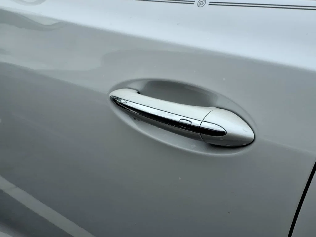 Used 2020 White Frost Tricoat Buick Avenir image 27