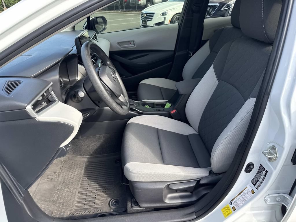 Used 2025  Toyota Hybrid LE image 8