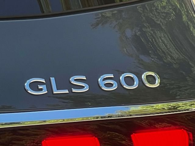 Certified Used 2025 Gray Mercedes-Benz Maybach GLS 600 image 11