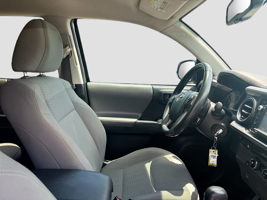 Used 2017 Silver Toyota SR5 image 29