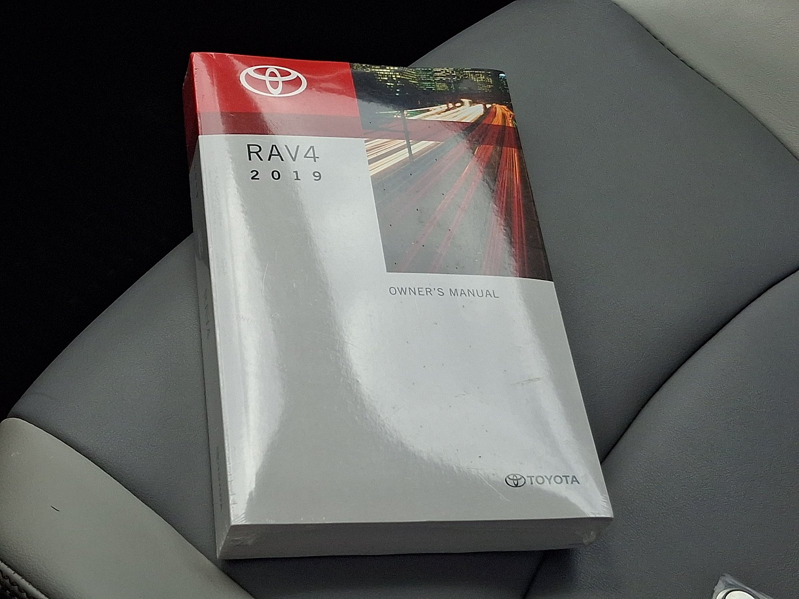 2019 Toyota RAV4 XLE Premium - Photo 27