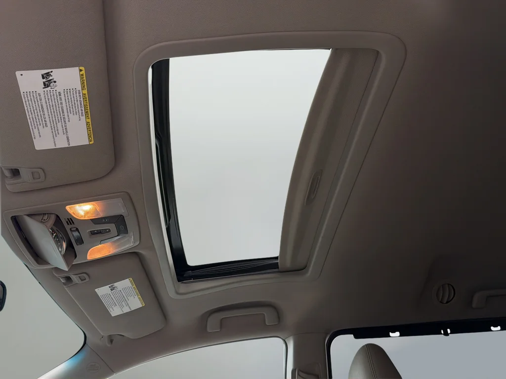 Used 2016 Black Toyota XLE image 19
