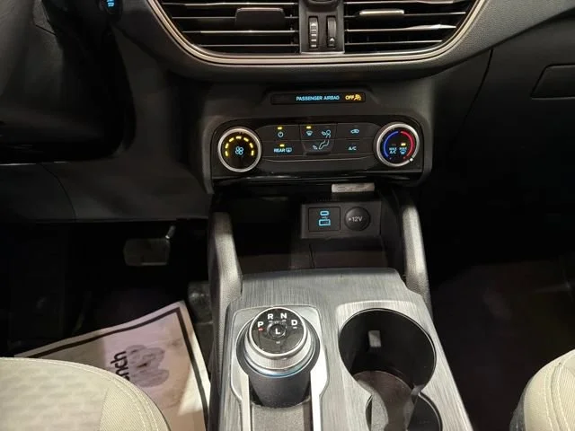 Used 2022 Blue Ford SE image 26