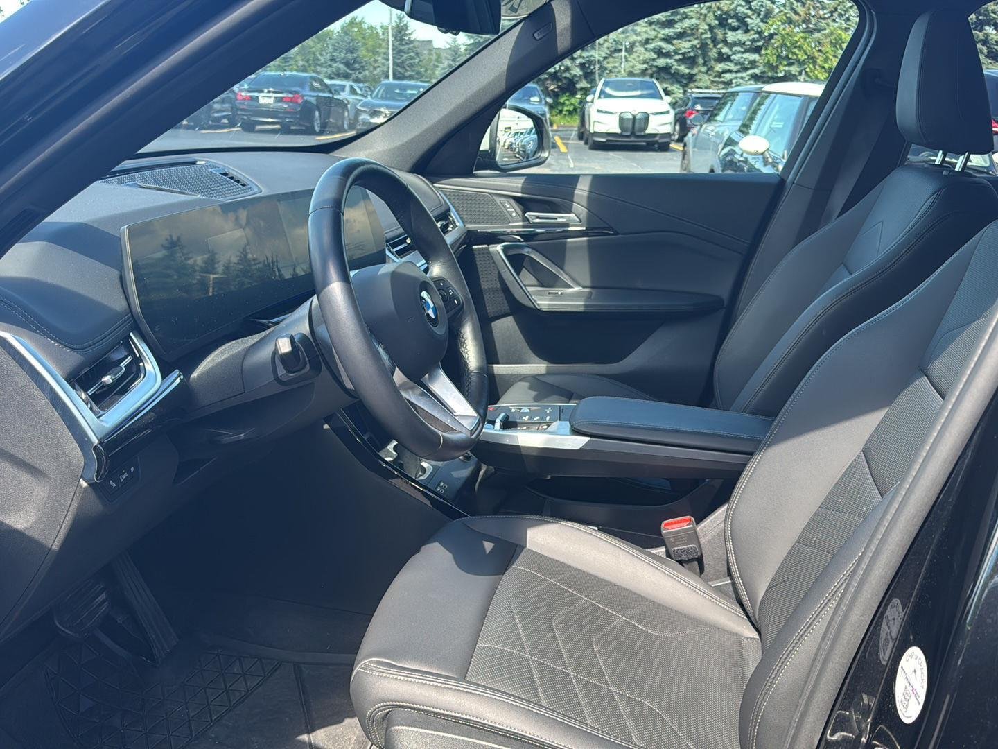 Used 2023 Black Sapphire Metallic BMW xDrive28i image 9