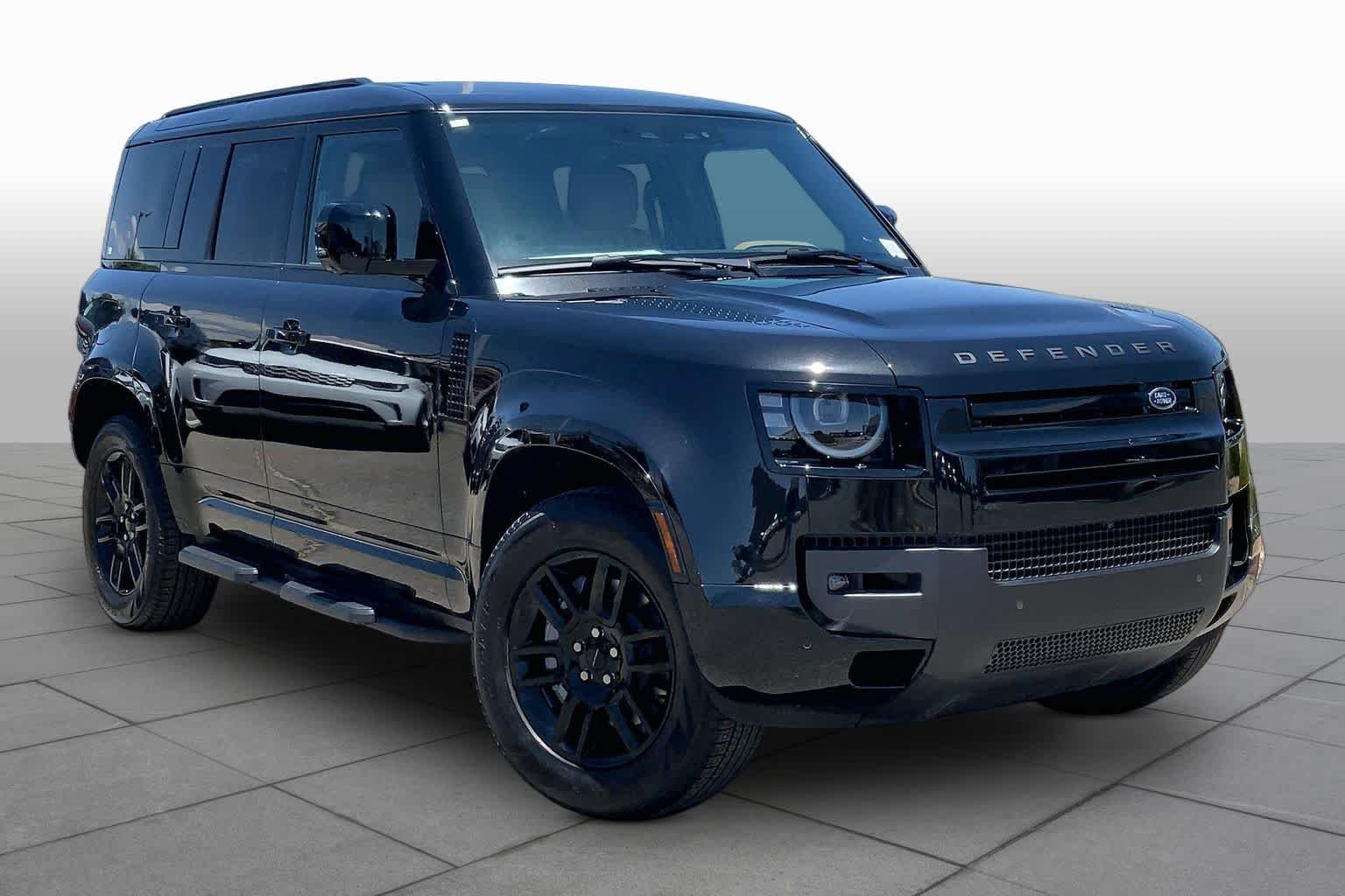 New 2026 Santorini Black LAND ROVER X-Dynamic SE image 2