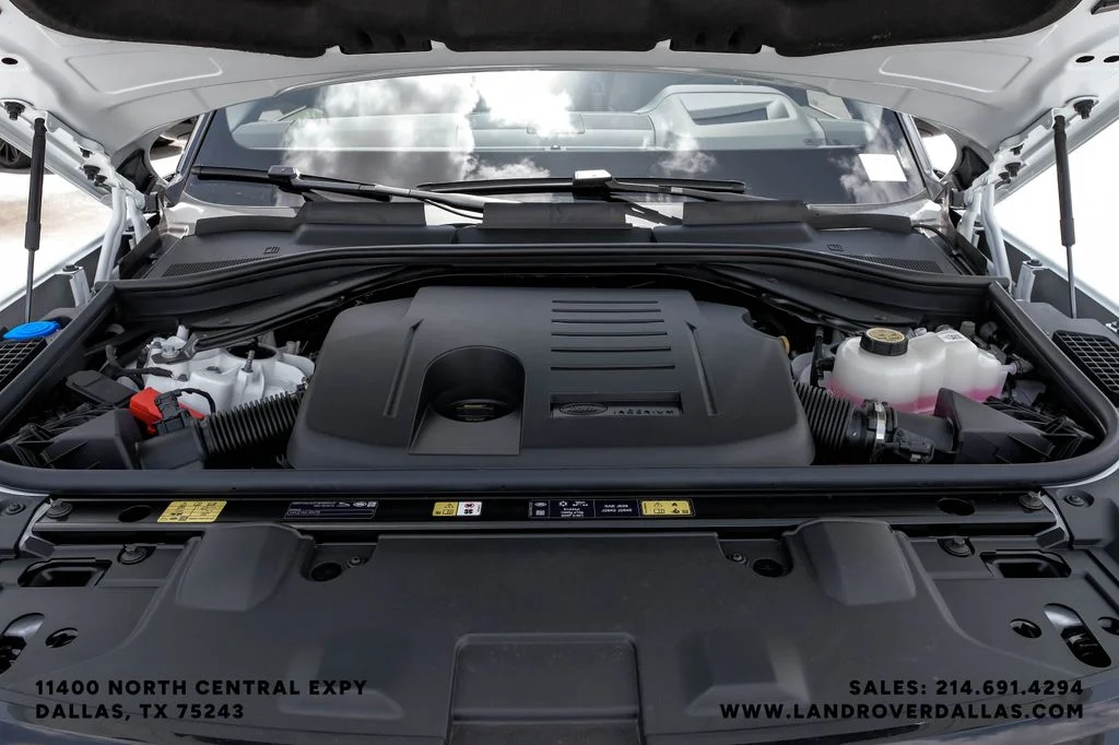New 2026 Fuji White Land Rover SE image 55