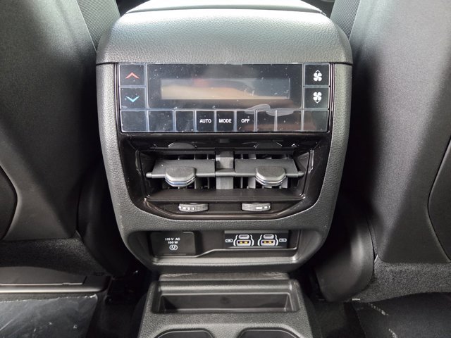 New 2025 Baltic Gray Metallic Clear-Coat Exterior Paint Jeep Altitude X image 30