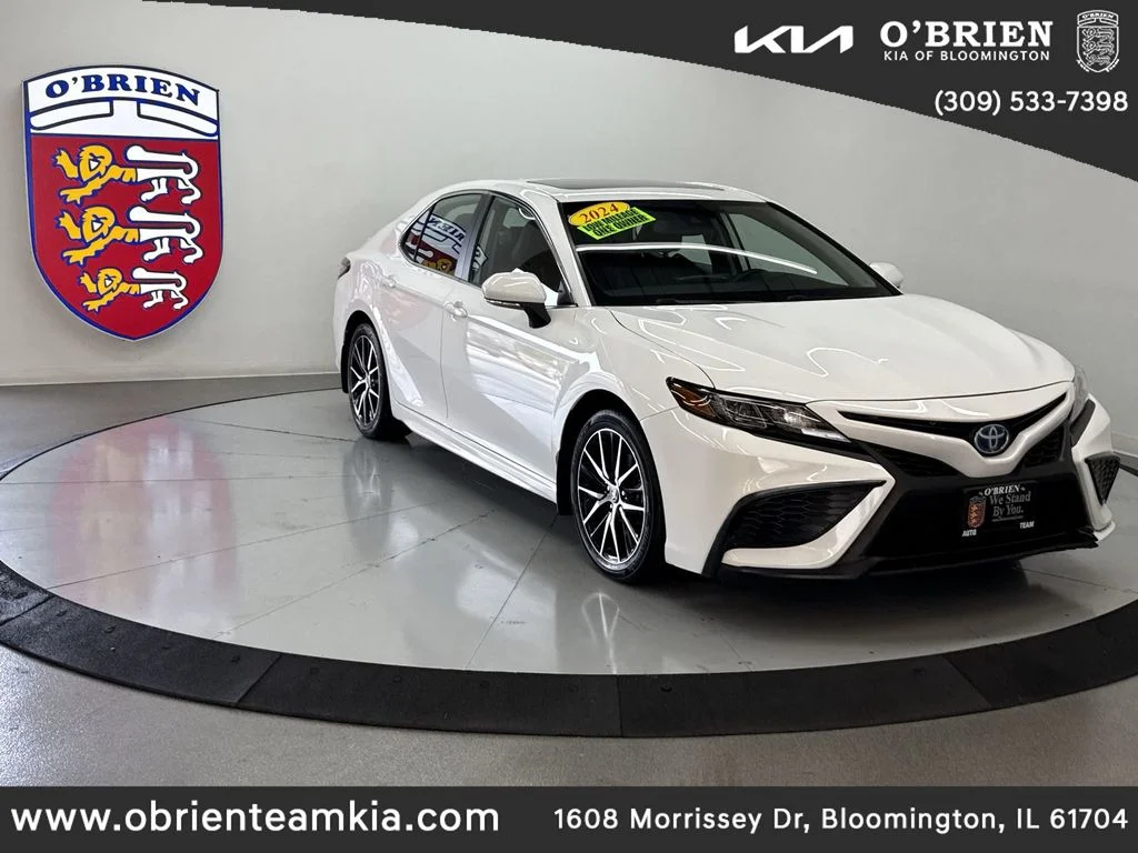 Used 2024 Ice Toyota SE image 1